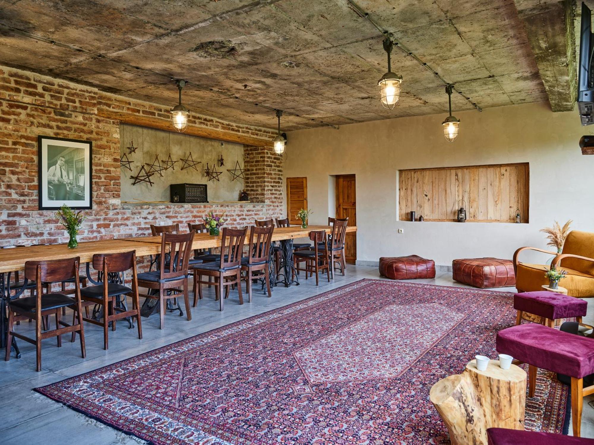 Hotel Tihiat Kat 阿普里尔齐 外观 照片